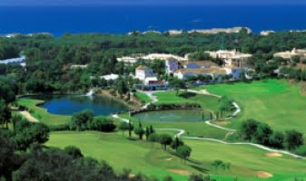 santa-maria-en-bljande-vacker-golfbana.png