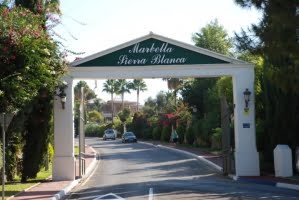grannar-i-marbella-trotta-pa-inspelningen-av-super-shore.png