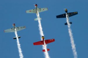 luftens-akrobater-vid-flygfestival-i-motril.png