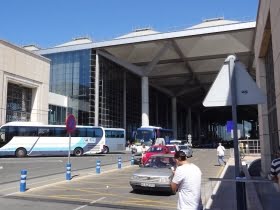 samma-regler-galler-for-hyrbilar-och-minibussar-vid-flygplatsen.png