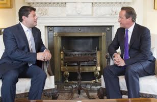 uppdaterat-david-cameron-staller-in-kampanjmoten-i-gibraltar.png